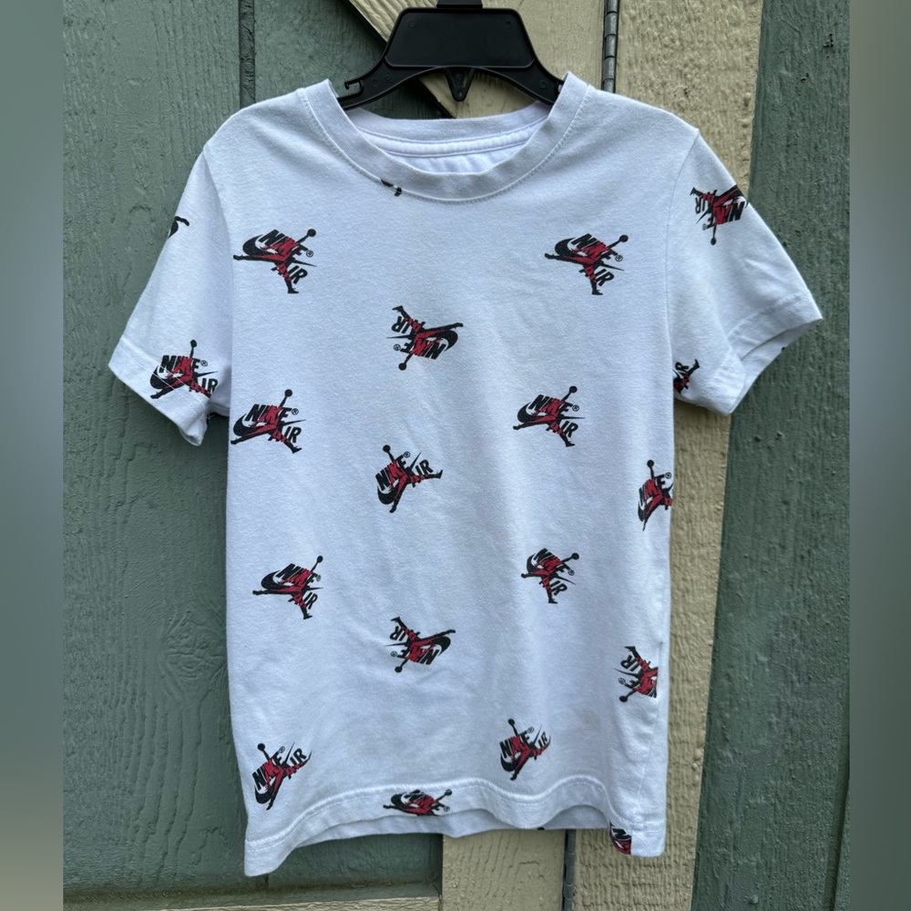 Jordan Kids White and Red Graphic Tee 5-6 boys